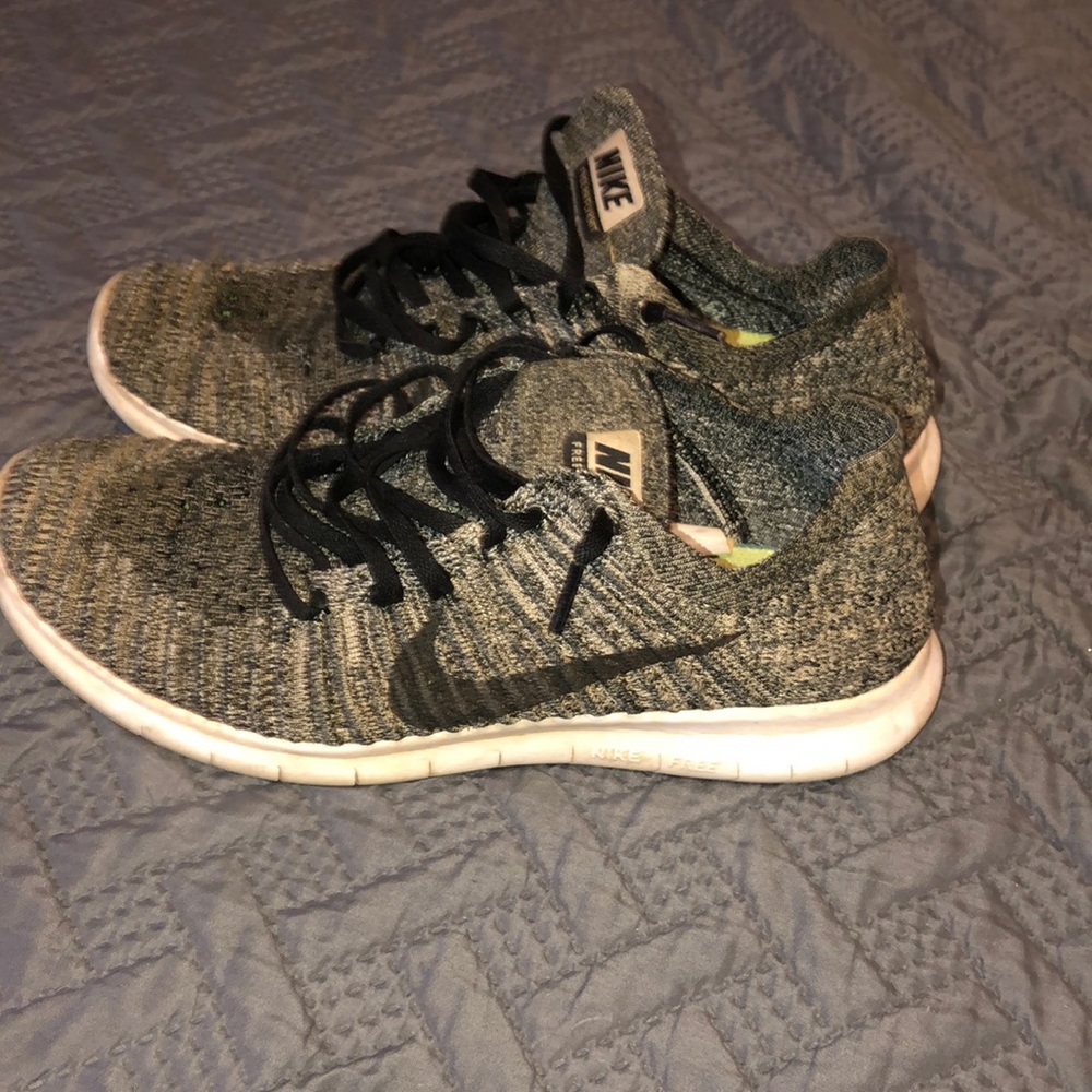 Nike Tennis Shoes